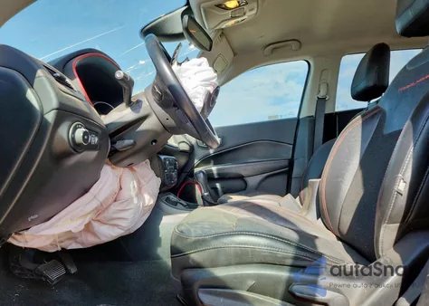 2020 Jeep Compass Trailhawk from USA, damaged, VIN 3C4NJDDB1LT226853